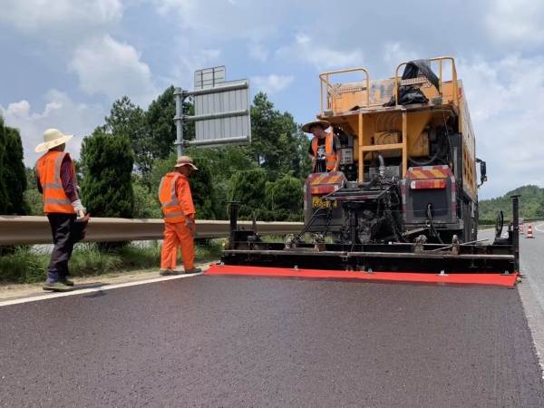 Super-viscosity and fiber-added micro-surfacing technology in preventive pavement maintenance_1